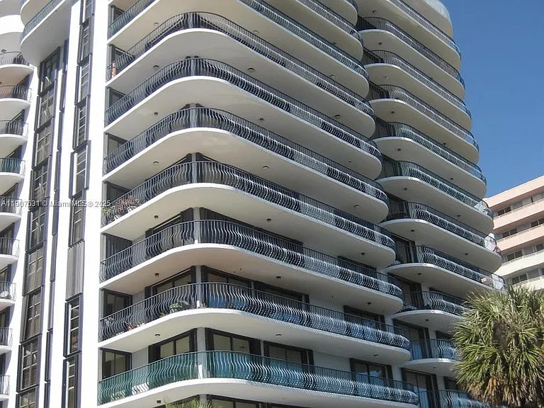 8877 Collins Ave #604 — Photo 15