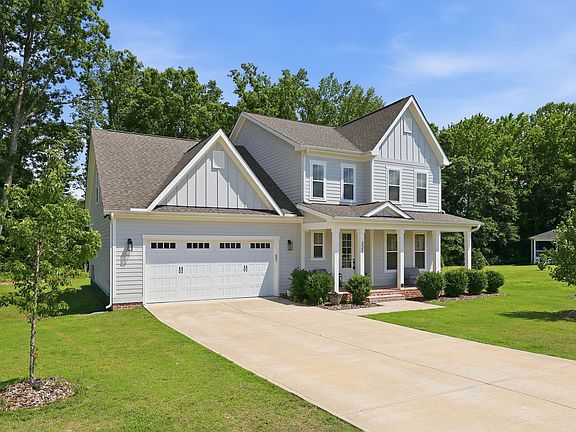 2nd image of 221 Old Hickory Dr