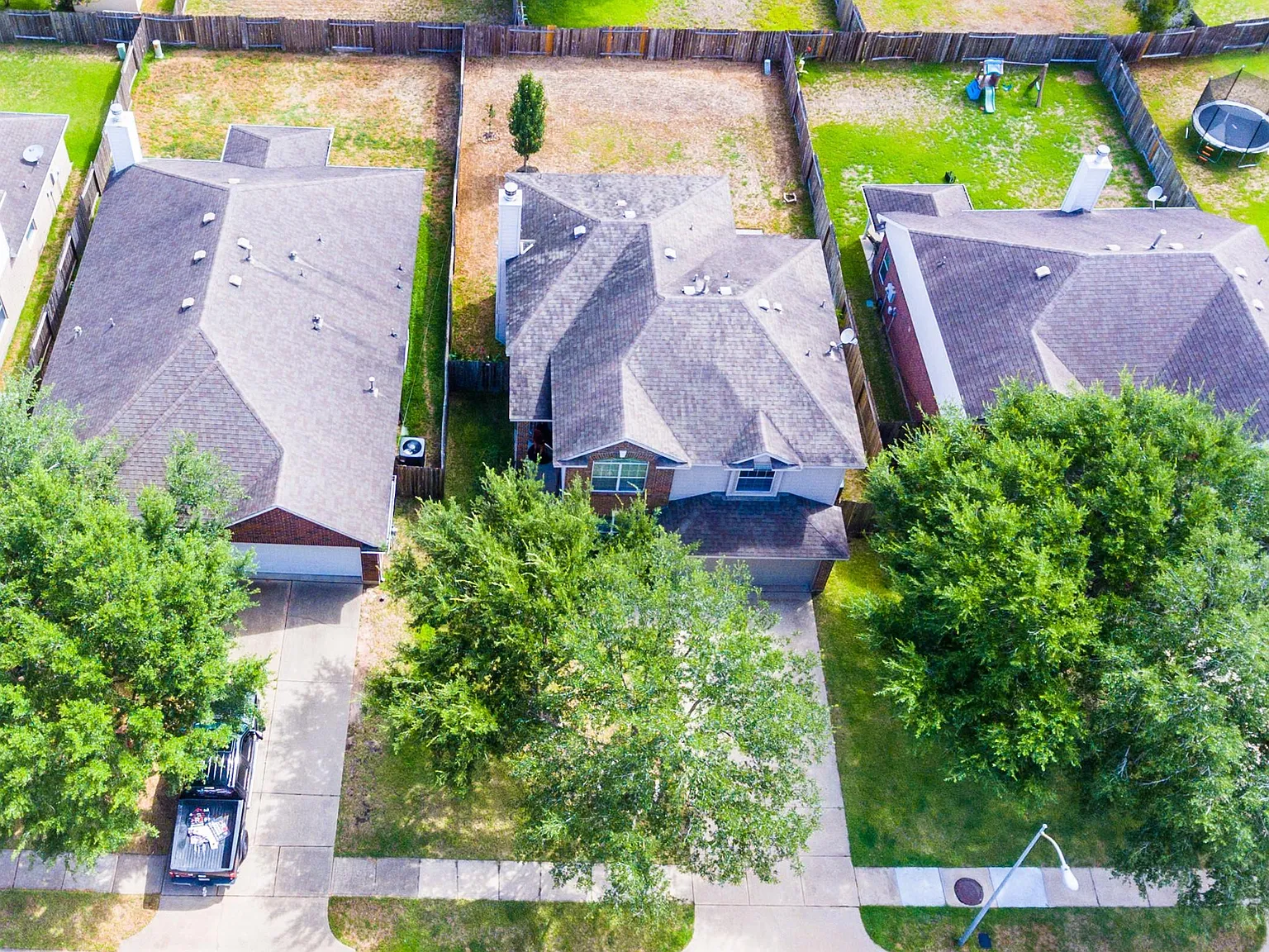 3 bed, 2.5 bath, 2193 sqft, $2,500 — Photo 3