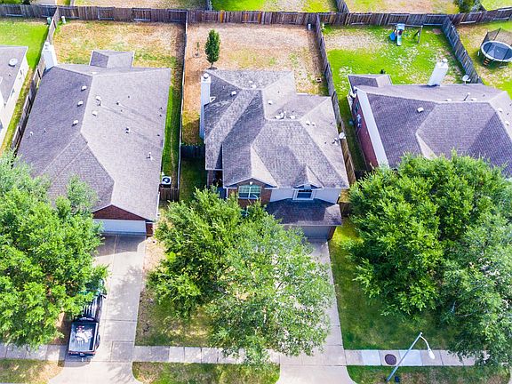 3rd image of 5111 Juniper Walk Ln