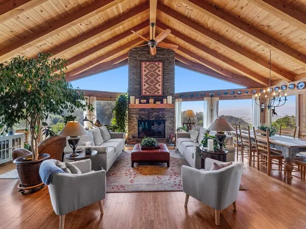809 Lewis Rd, Royal Oaks, CA 95076