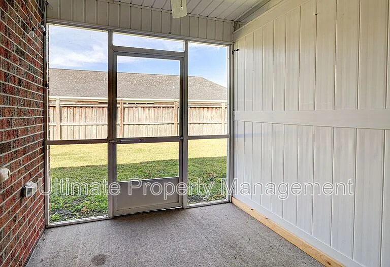 1071 Bridgeport Way — Photo 18