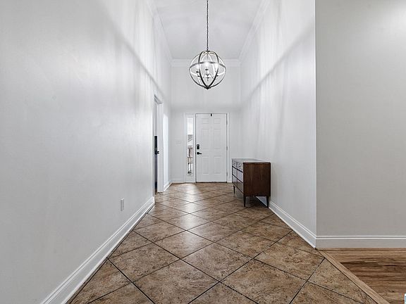 5th image of 668 Bluff Park Rd