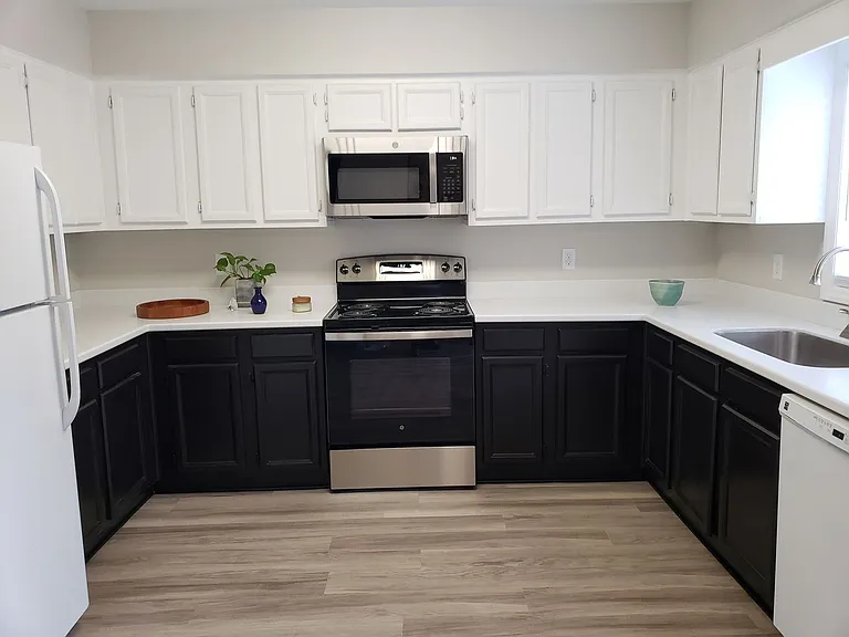 4362 Hunters Club Dr — Photo 2