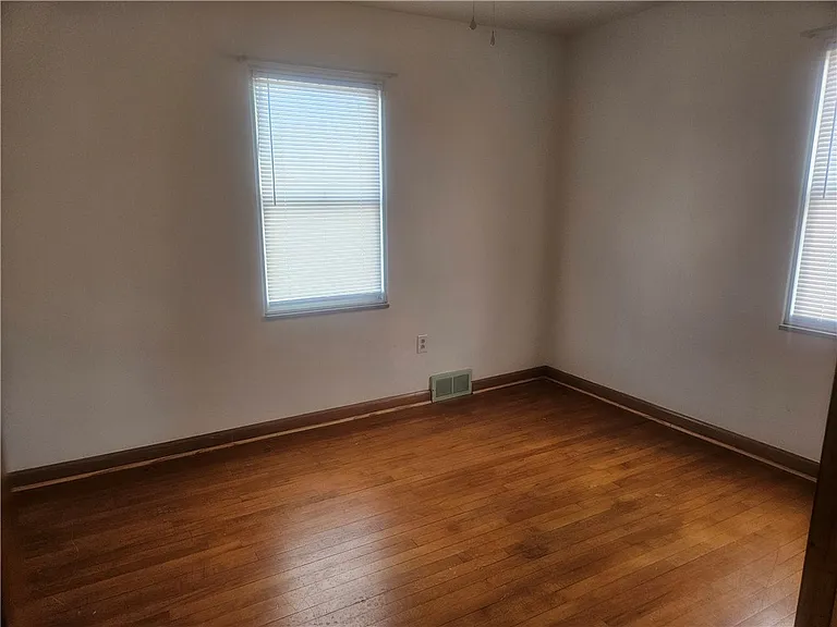 2448 Mill St — Photo 10