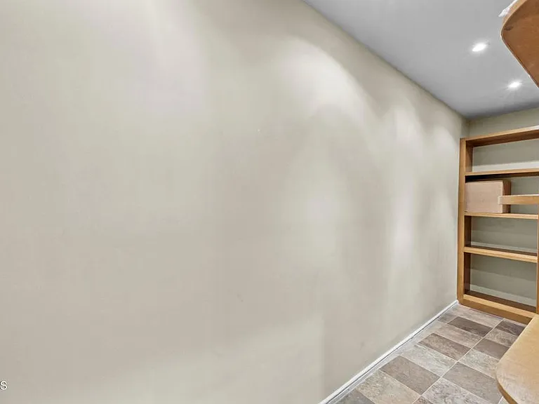 3263 New York Dr — Photo 14