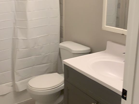 4th image of 4505 Maple Ave