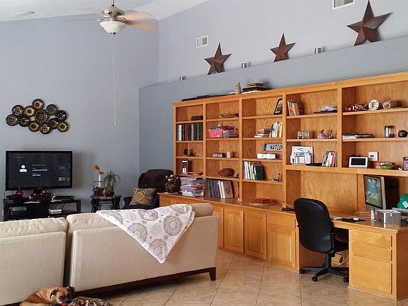 3rd image of 15063 Wildflower Ln