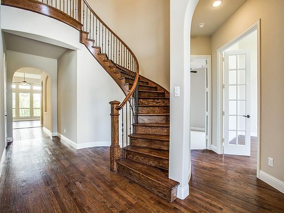 3rd image of 4705 Latour Ln