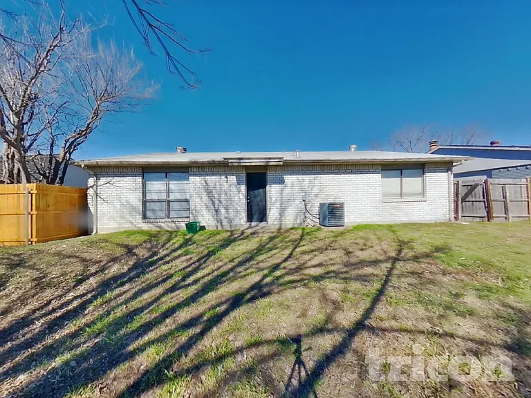332 Rockcrest Dr — Photo 16