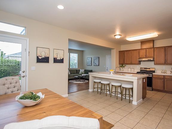 4th image of 2385 Vera Drive
