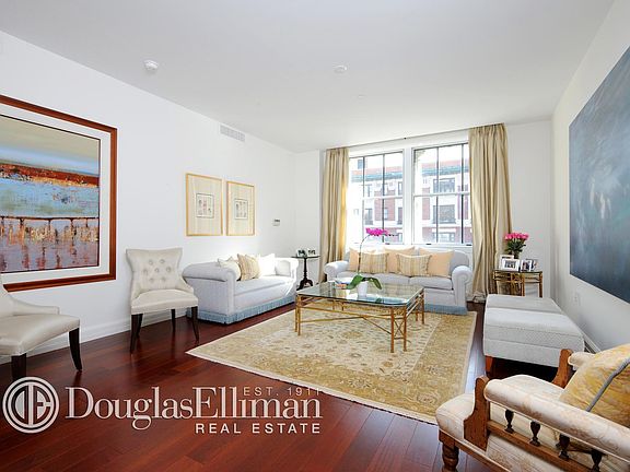 2nd image of 2112 Broadway
