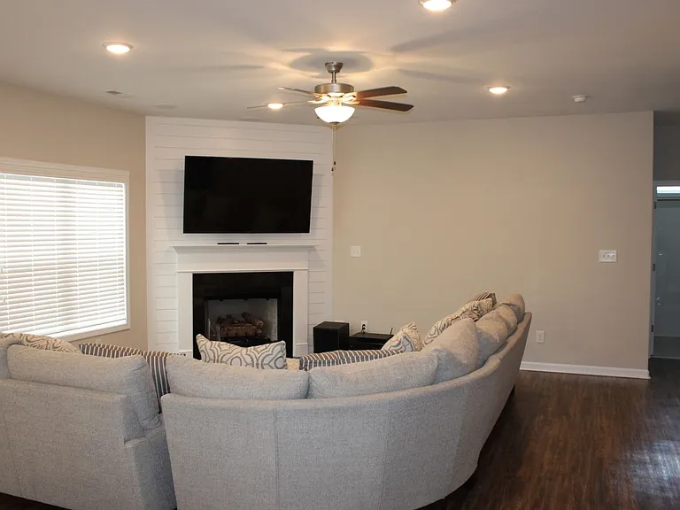 110 Harvest Blvd — Photo 8