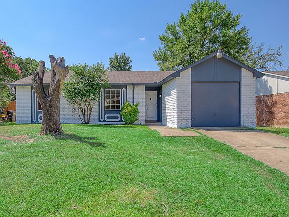 3rd image of 7024 Greenview Cir N