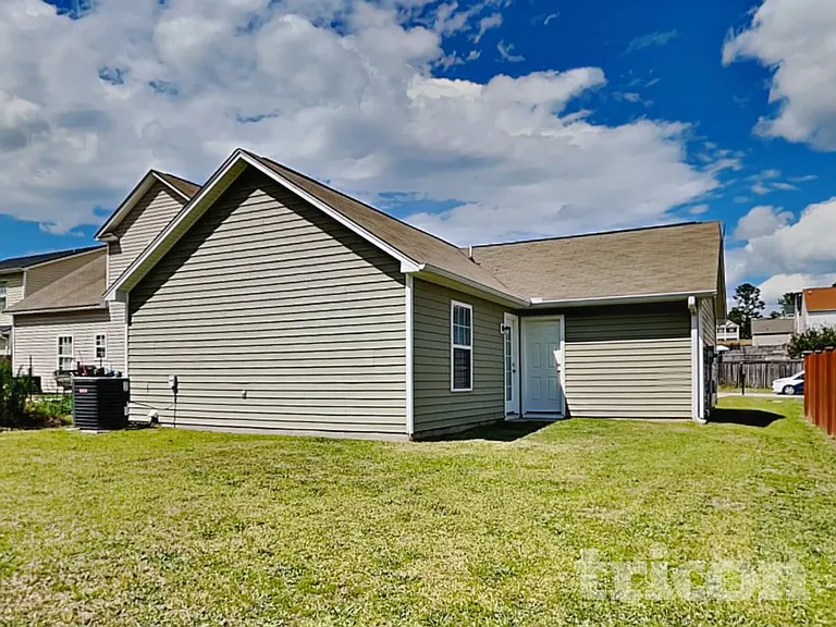 226 Blazer Dr — Photo 15