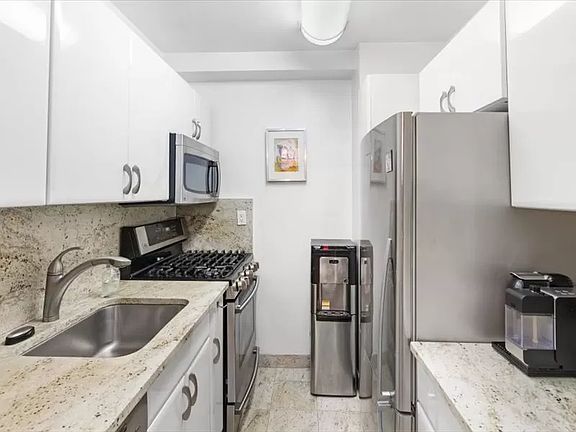 5th image of 77 W 55th St APT 10K