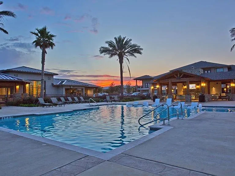 Lakeview Villas — Photo 9