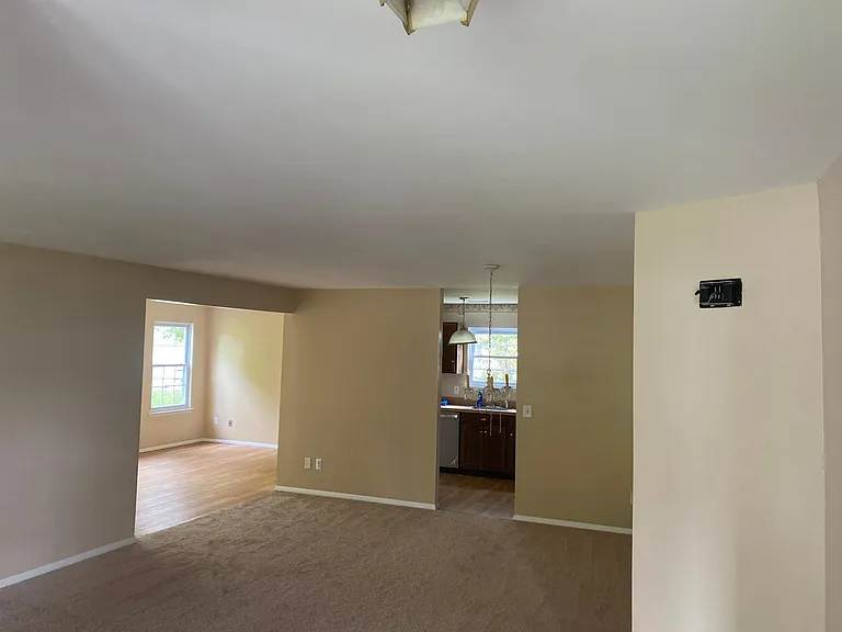 44 Woodbury Rd — Photo 14