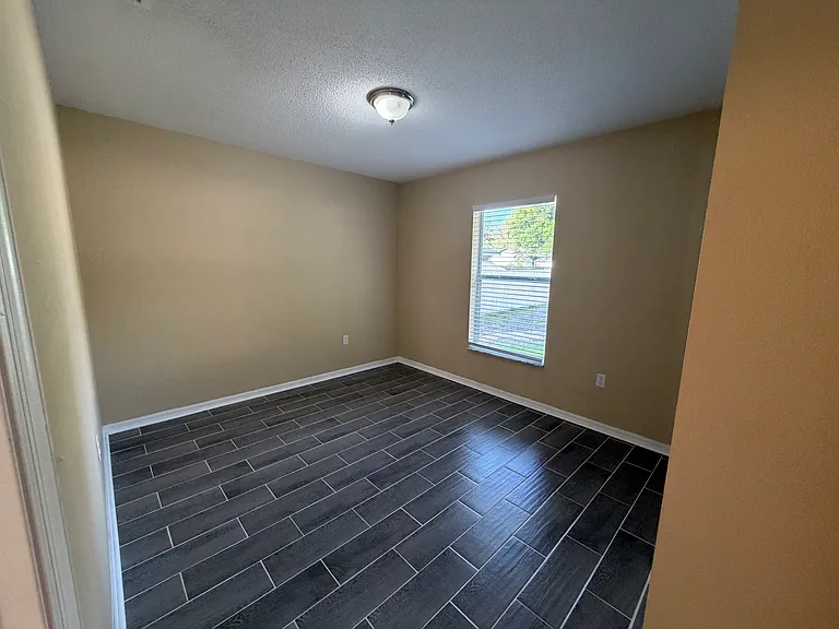 835 Lancaster Ave — Photo 11