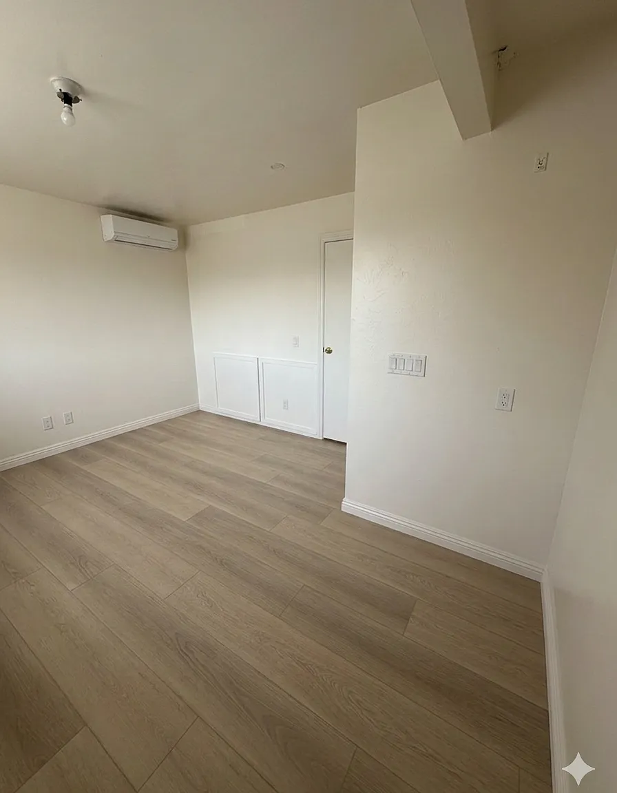 2 bed, 800 sqft, $2,080 — Photo 1