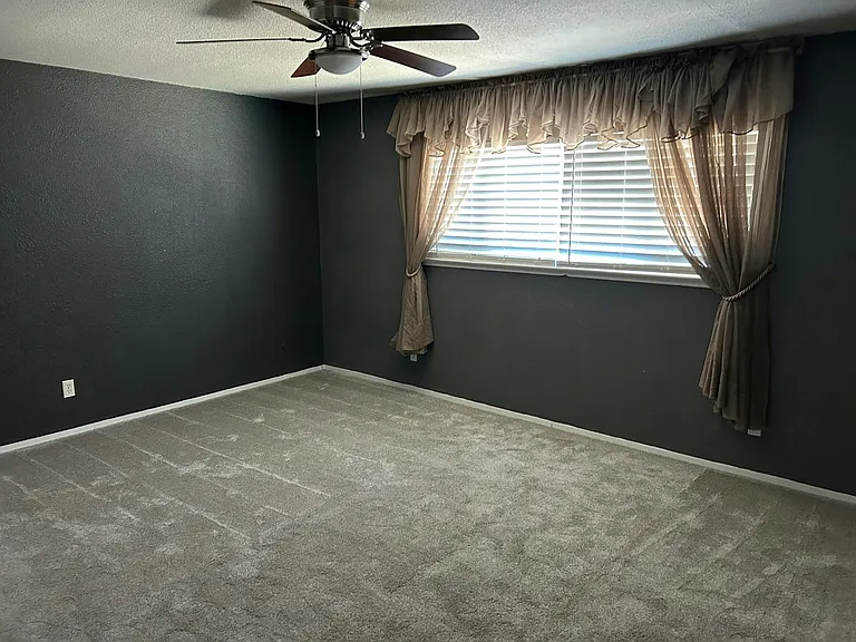 120 W Magnolia Ave — Photo 12