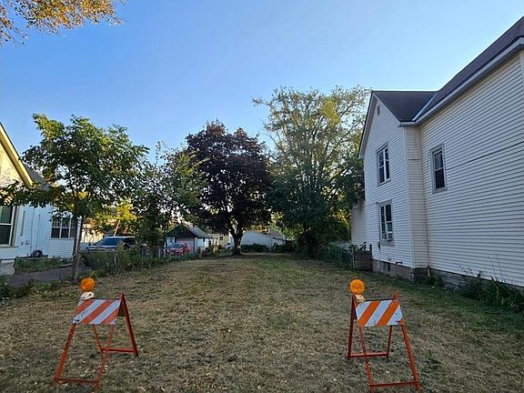 3rd image of 920 Fremont Ave