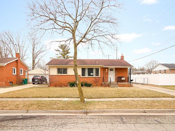 4th image of 371 Highland Dr