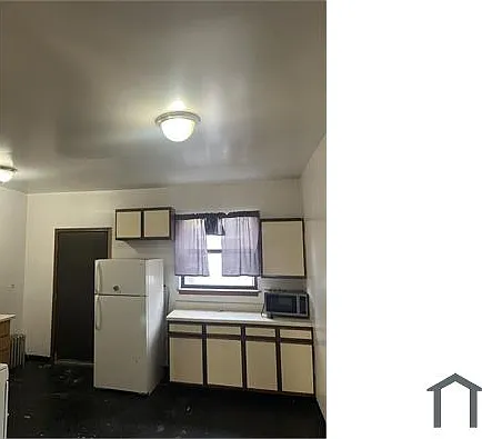 3 bed, $1,800 — Photo 3