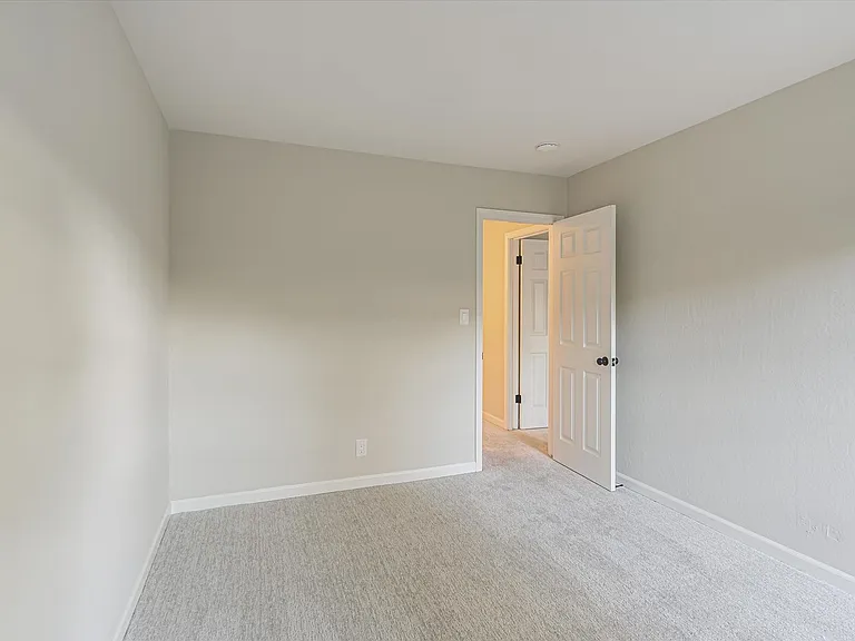 109 Cleland Ave — Photo 8