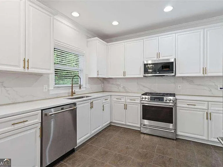 1711 Summit Glen Ln NE — Photo 7