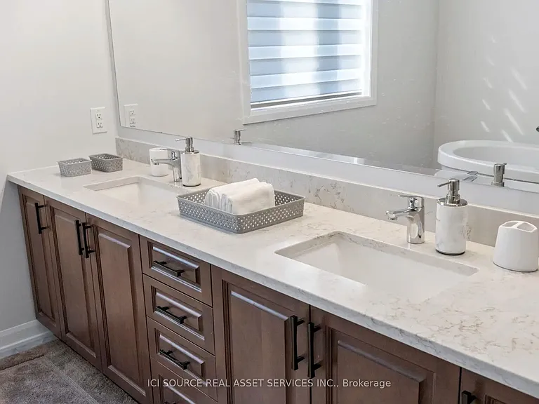733 Coast Cir — Photo 23