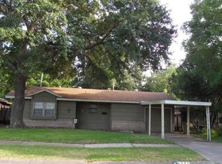 2720 Sweetgum St, Pasadena, TX 77502