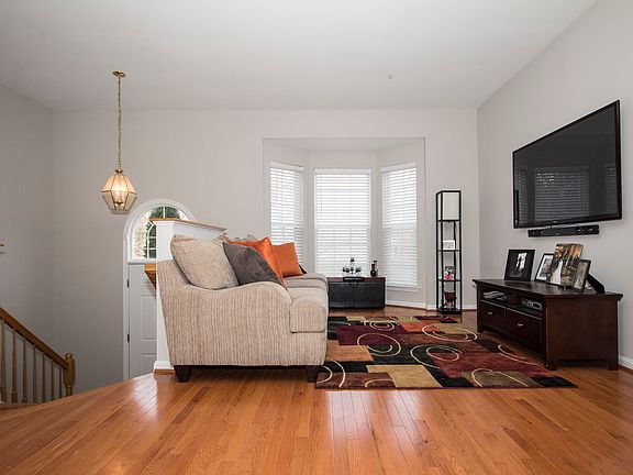 2nd image of 246 Persimmon Cir