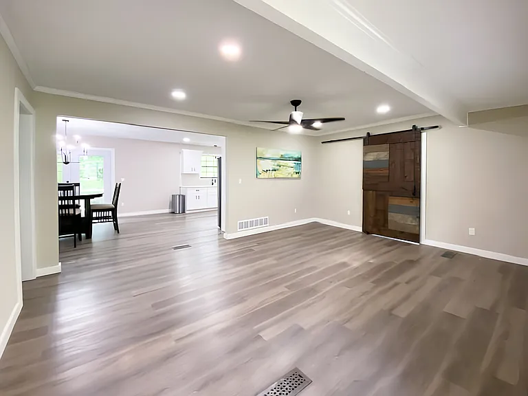 Walk into a spacious open concept family/, dining area w/ large kitchen 
Fully renovated home, new stainless appliances