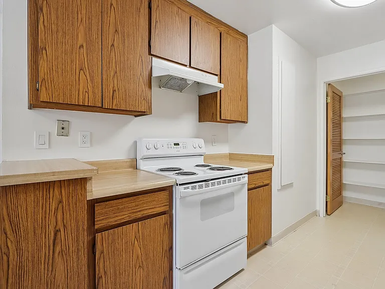 25-web-or-mls-Wisteria St 10-S1807-023