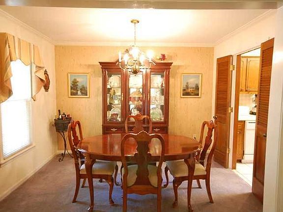 4th image of 2420 Syon Dr