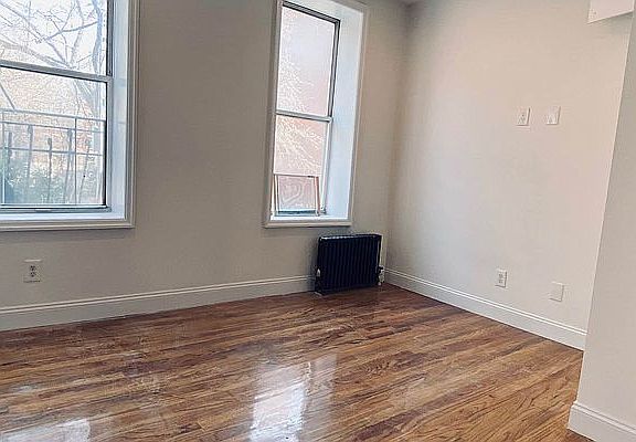2nd image of 208 E 7th St APT 8