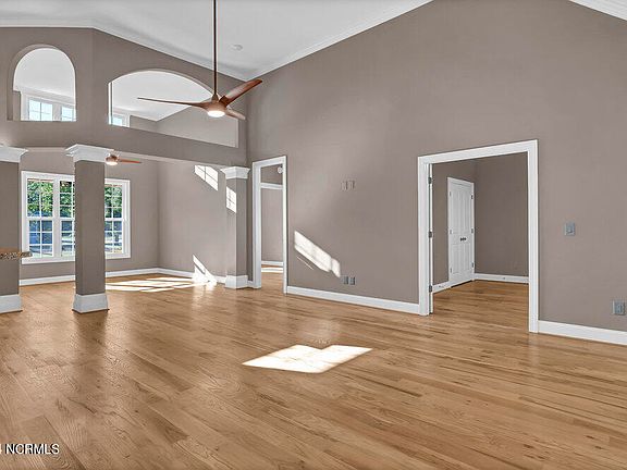 5th image of 9677 Sweet Apple Lane NE