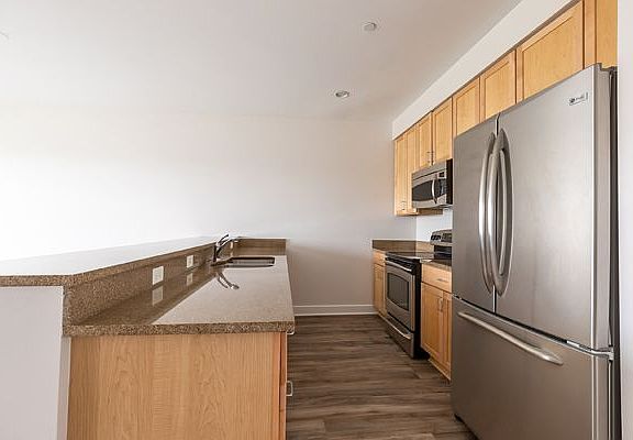 4th image of 26 New Derby St #306F
