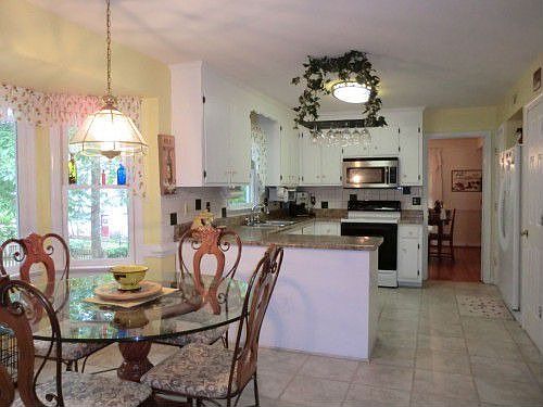 2nd image of 1025 Meadowcreek Dr