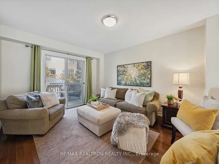 68 Flint Cres #UPPER — Photo 7