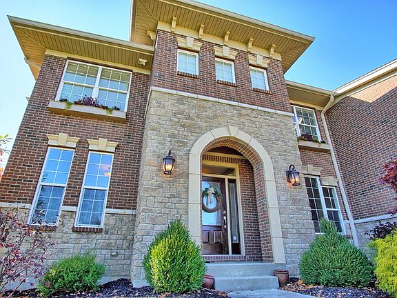 3rd image of 5441 Whispering Brook Ct