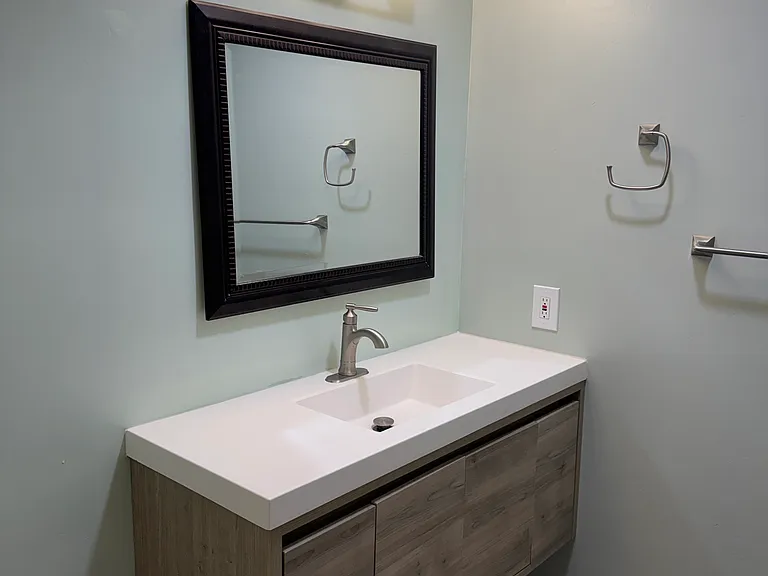 7000 Saranac St #9 — Photo 5