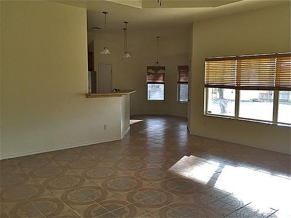 4th image of 228 Ariana Ct