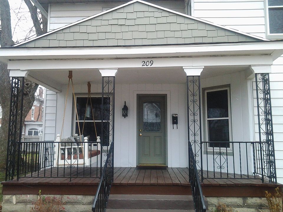 1st image of 209 E Douglas St