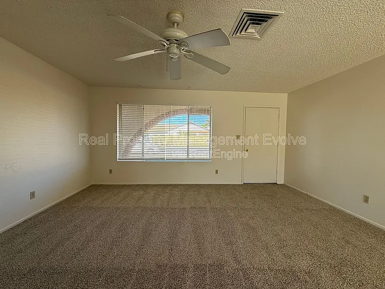 6437 W Sierra St — Photo 5