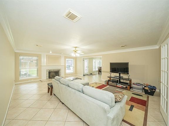 5th image of 6010 Upper Lake Dr