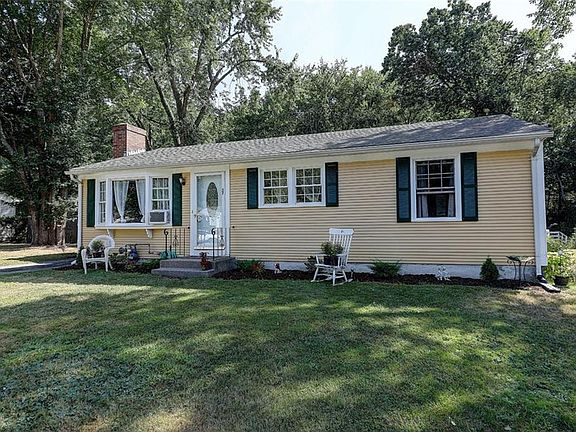 3rd image of 57 Crestwood Ct
