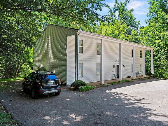 3rd image of 211 Brookside Dr #D