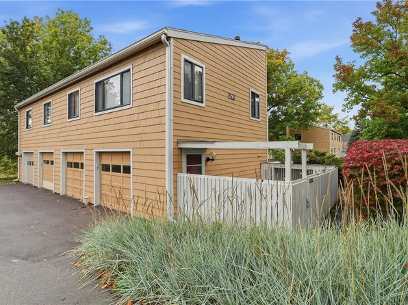 210 Wildflower Dr APT 4, Ithaca, NY 14850
